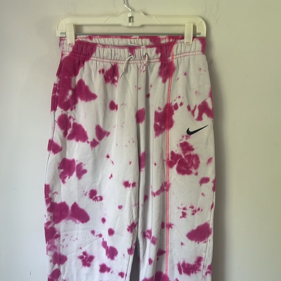 Women's Nike Sportswear Tie Dye Fleece Pants Pink White, size small ❤️ - Picture 2 of 7